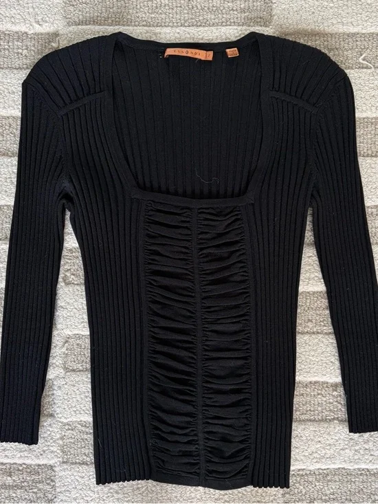 Black Ribbed Square-Neck Women's Top - Picture 2 of 3